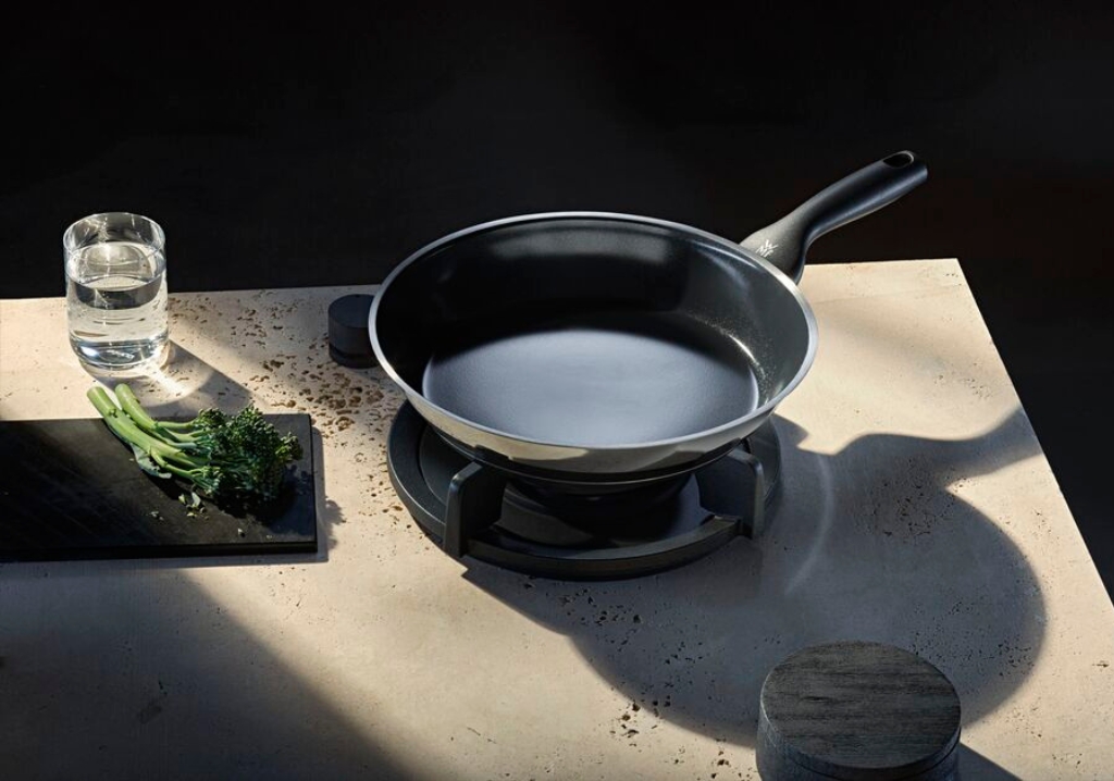 neprilnava panev wmf