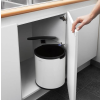 vestavny odpadkovy kos brabantia bily 15 l 5